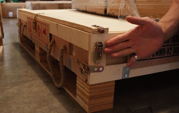 Clips in Poker Table